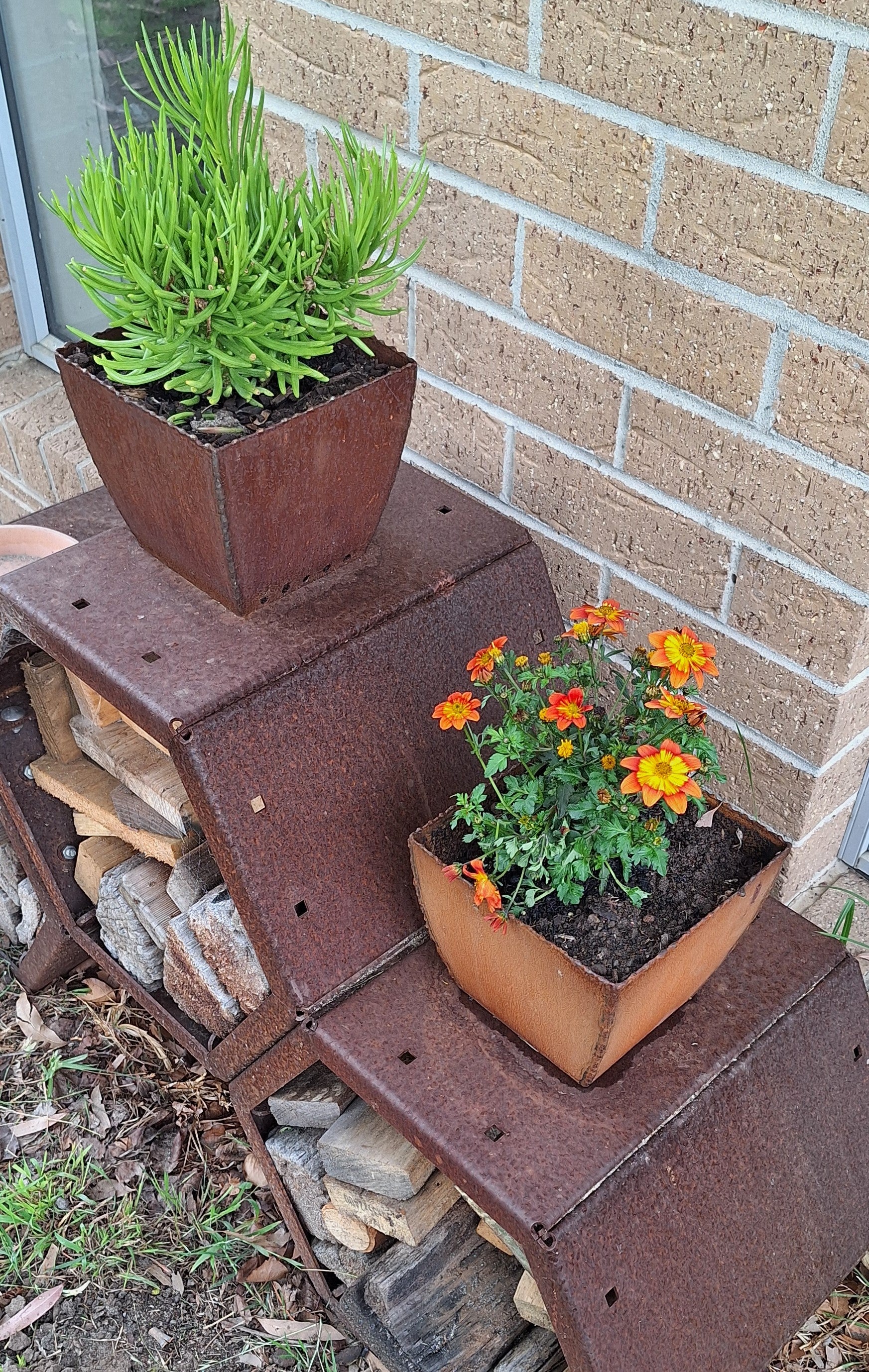 TULIPA Corten Steel Fence Post Planter
