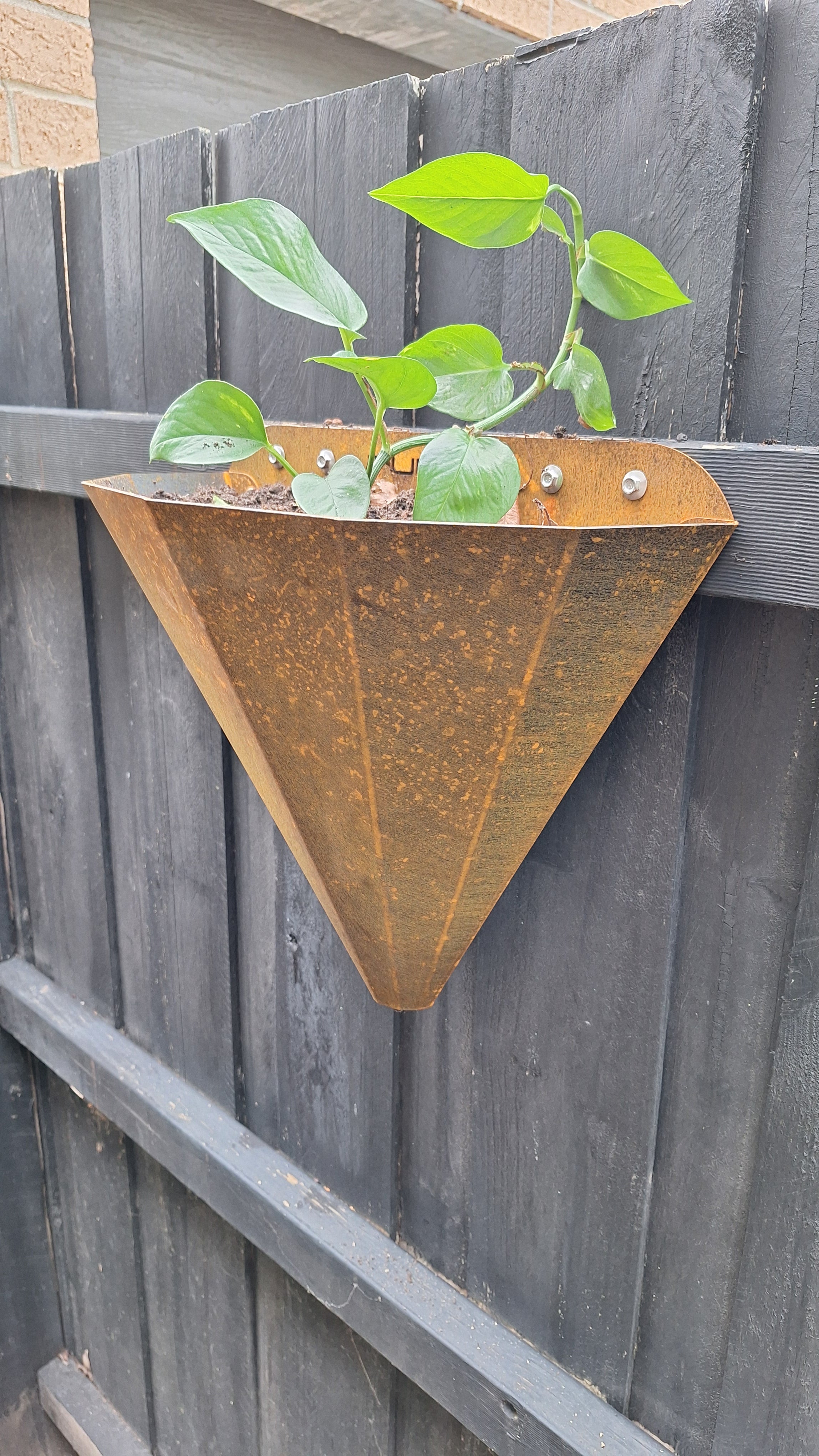 TULIPA Conical Wall Planter Cortensteel