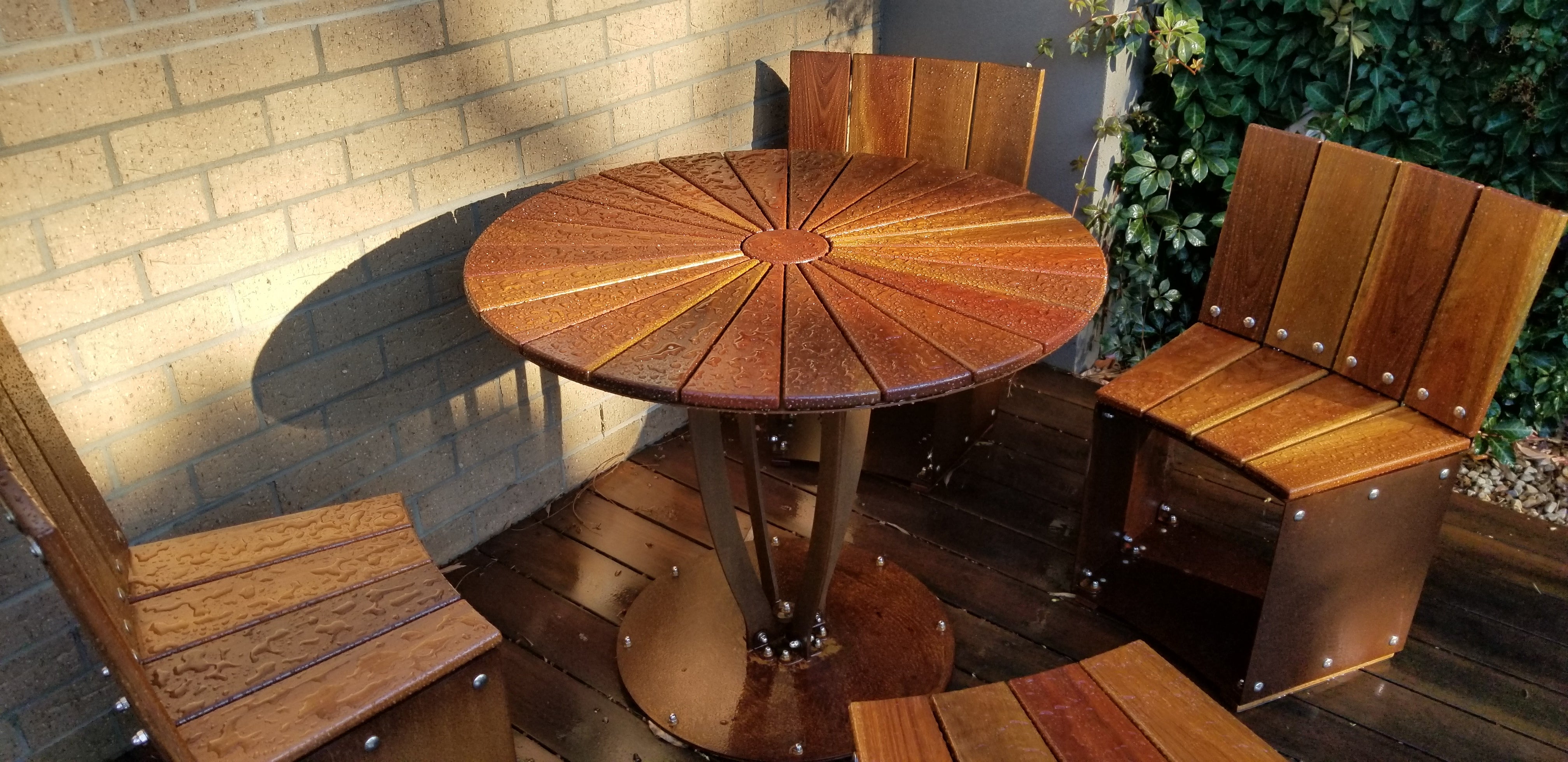 TULIPA Cover and Table Top Spotted Gum 93